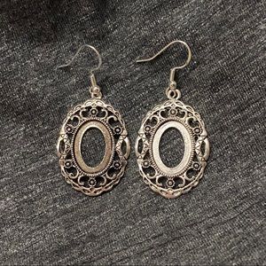 NWOT 🛍 Bundle for DISCOUNTS off Merch or Shipping